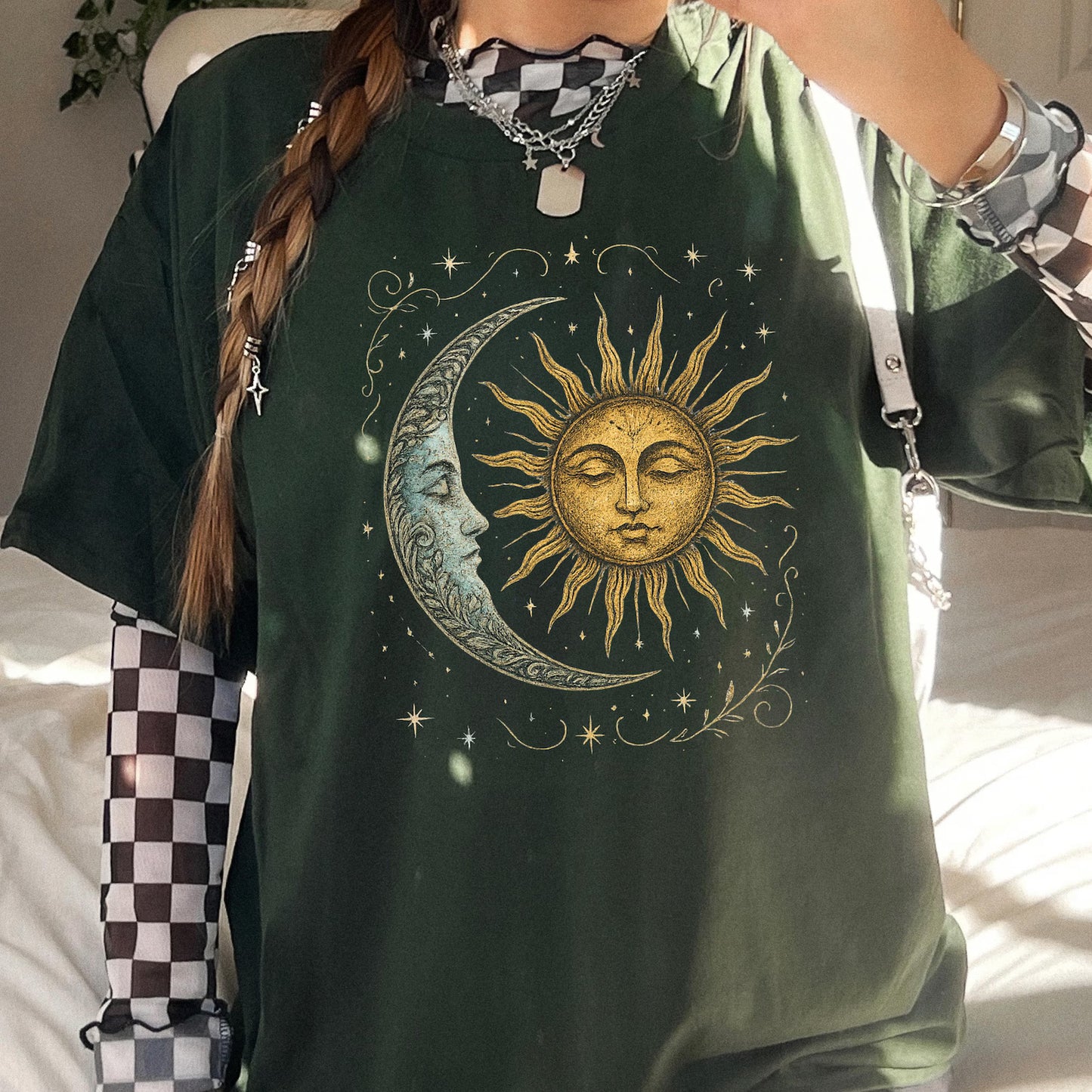 Sun Moon Cosmic Sun Women's Groovy Tee