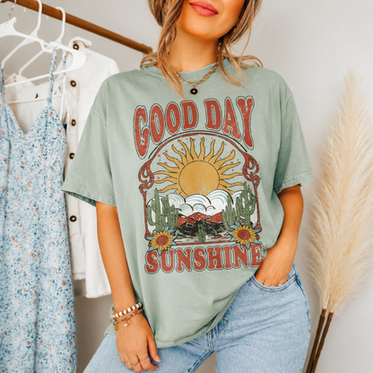 Good Day Sunshine Women's Groovy Tee