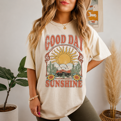 Good Day Sunshine Women's Groovy Tee
