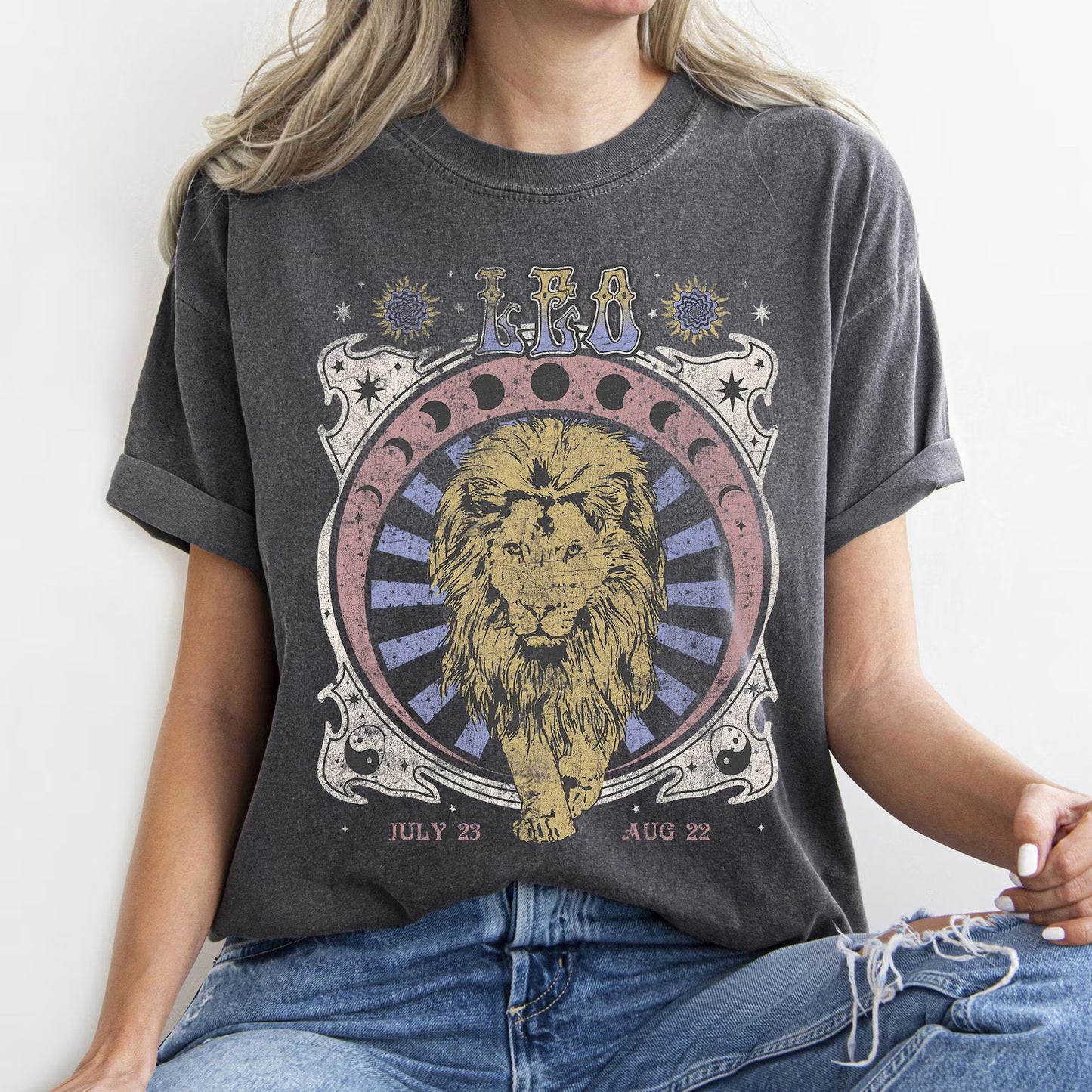 Leo zodiac Comfort Colors tee - Pepper