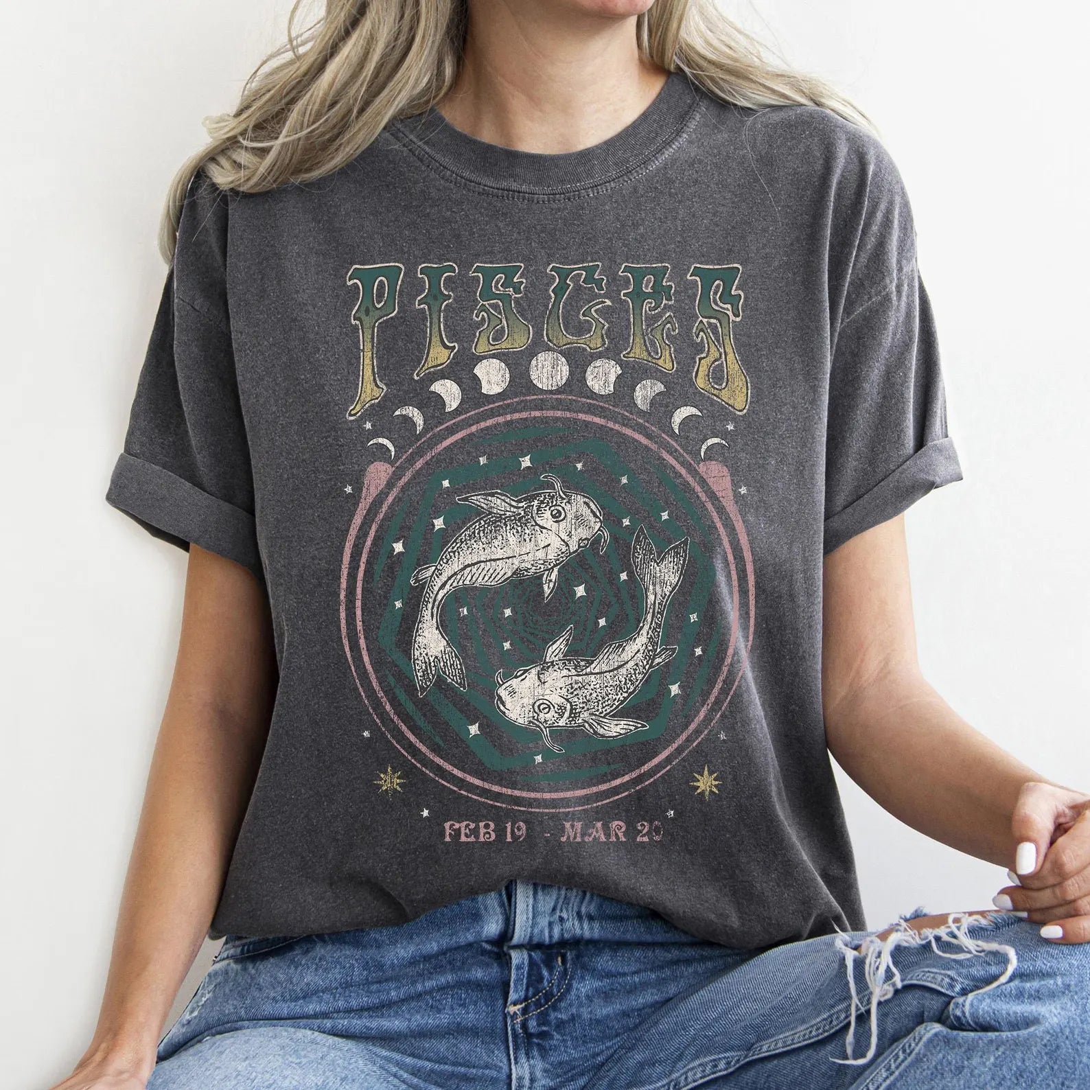 Pisces zodiac Comfort Colors tee - Pepper